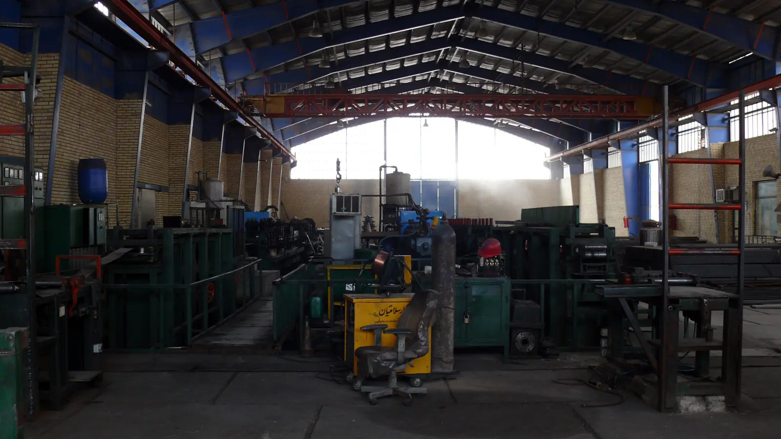 Almofil Shiraz production lines before rehabilitation